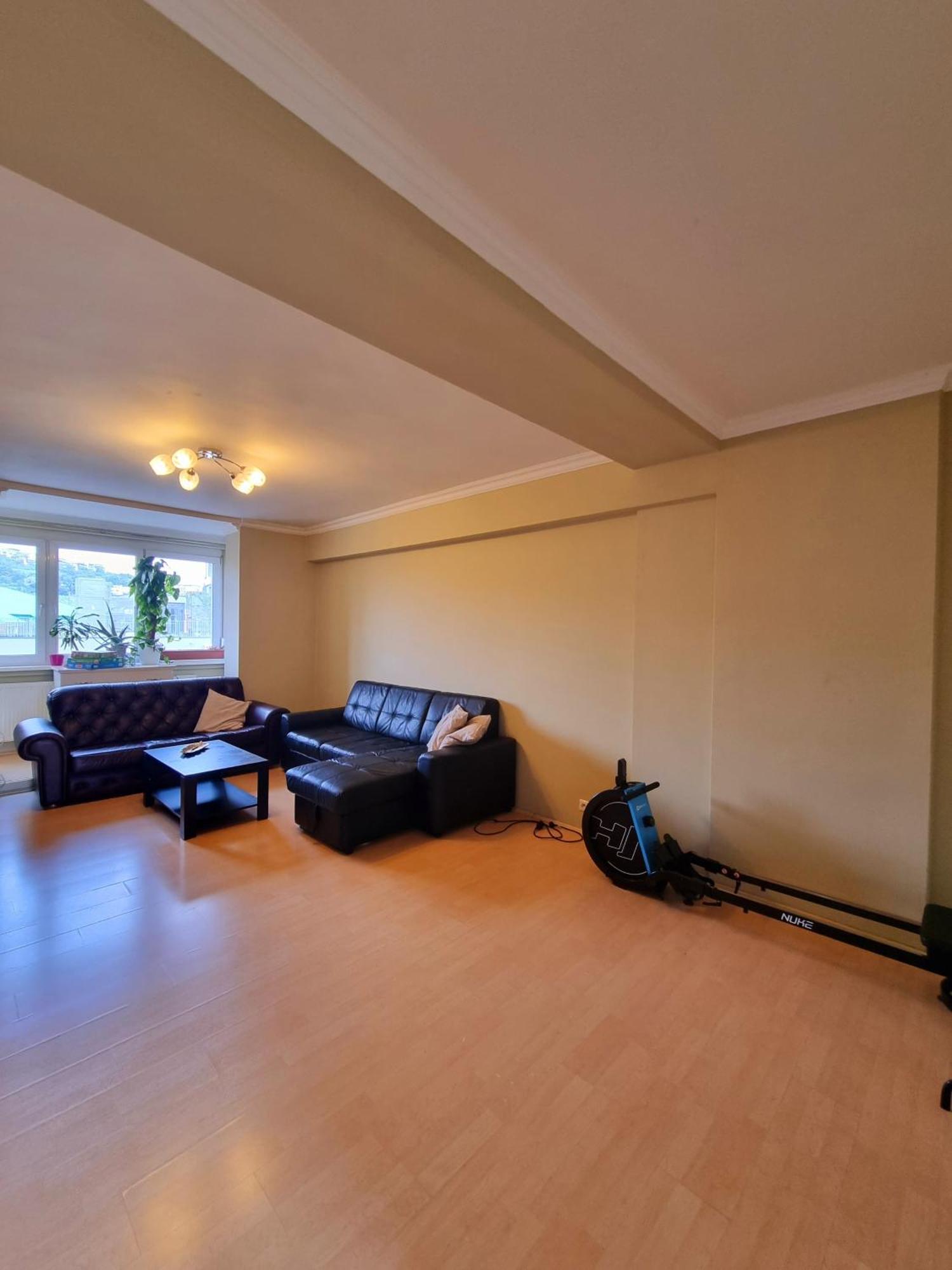 Big 4 Huge Apartment